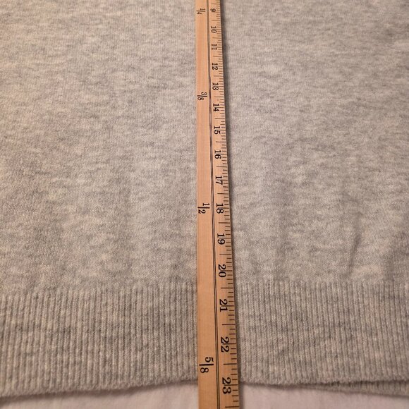 Vince Camuto women's light grey turtleneck sweater, size Large. - Picture 8 of 12